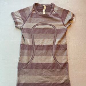 lululemon athletica Swiftly Tech hip length Short Sleeve Tee